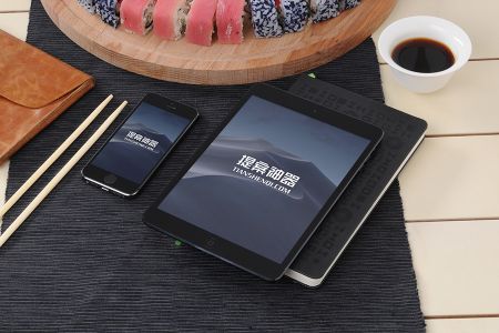 深色餐垫笔记本筷子寿司iPadiPhone6皮具钱包组合样机素材