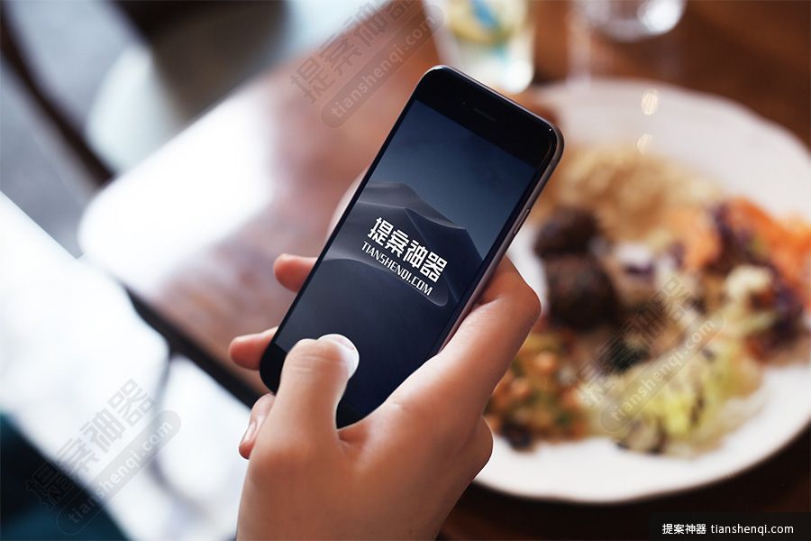 高清手拿iPhone6拍照场景样机素材