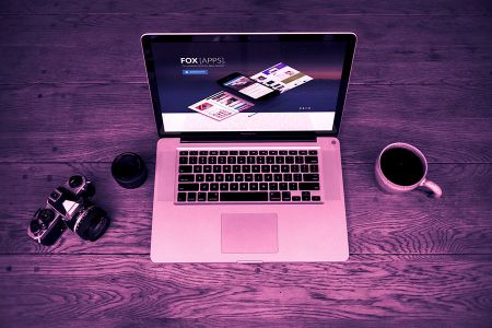 滤镜高清场景下macbook与照相机咖啡组合场景样机素材