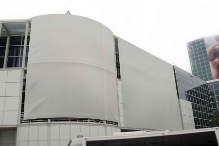 大型户外建筑门头张贴高清海报样式可切换样机贴图素材